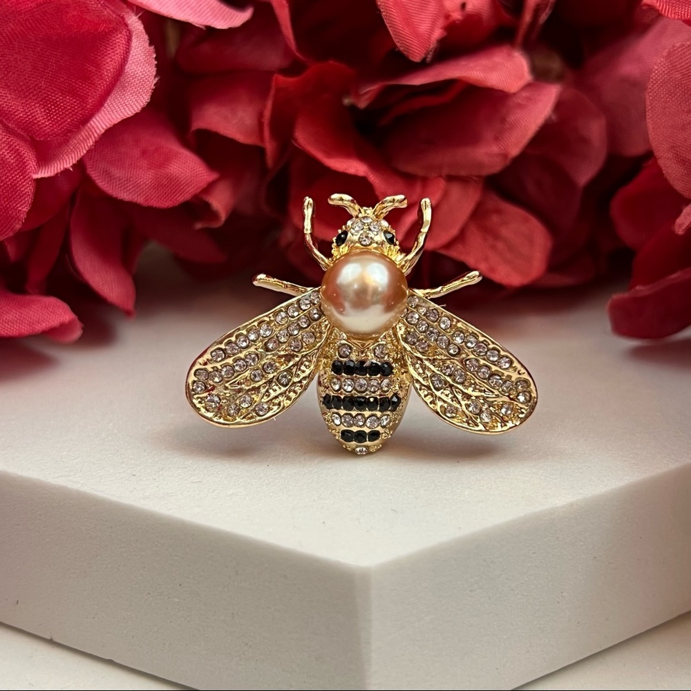 Golden Crystal Bumblebee Pearl Brooch Lapel Pin - Picture 4 of 16